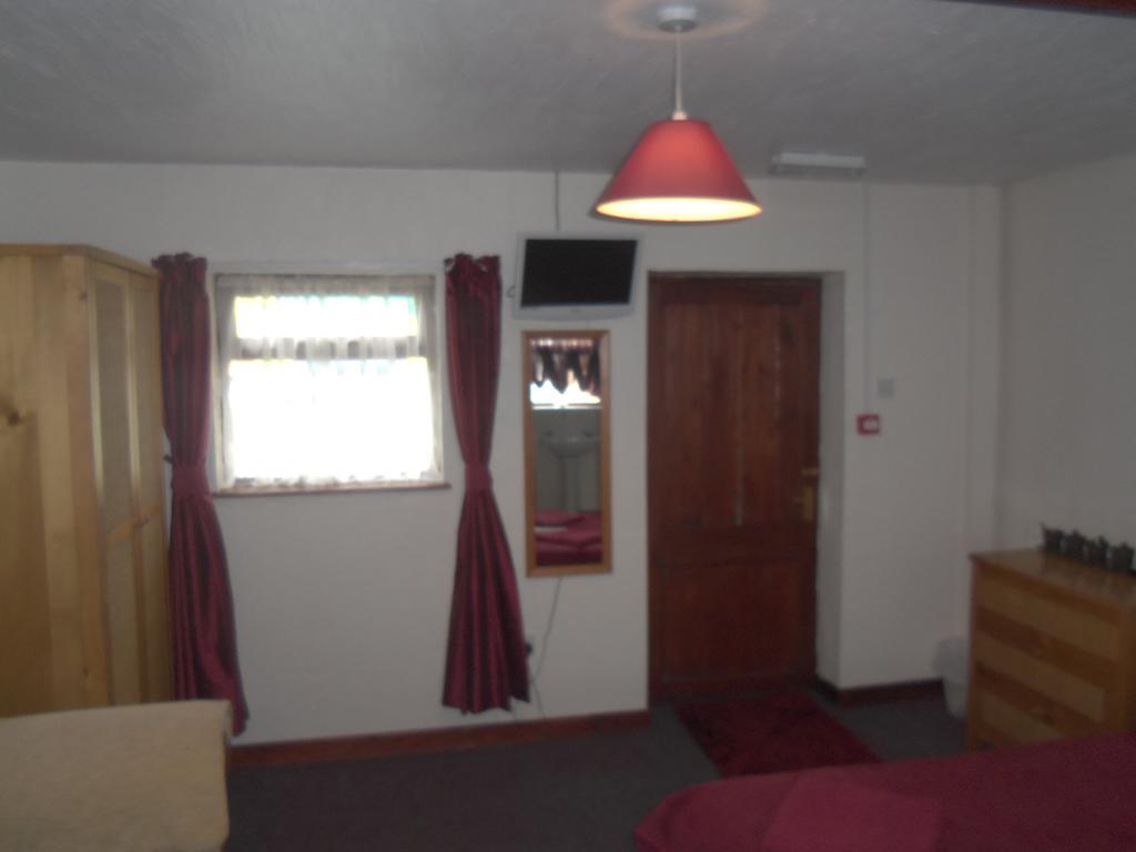 The Cross Inn Cauldon Chambre photo